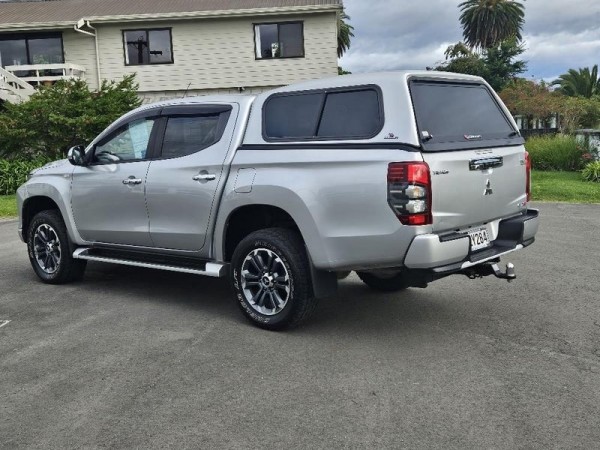 Mitsubishi Triton Dc Glxr 4wd 6m 2.4d 2019