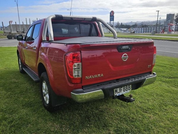 Nissan Navara St 2.3d/4wd/7am/ut/4 2019