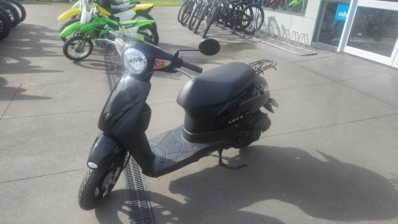 Suzuki UZ50 SZ 50 Scooter 0