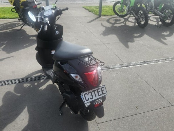 Suzuki UZ50 SZ 50 Scooter 0