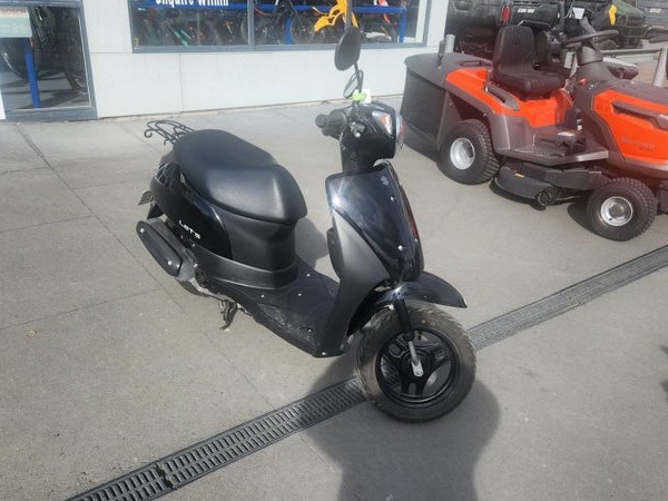 Suzuki UZ50 SZ 50 Scooter 0