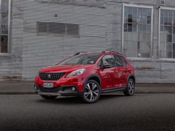 Peugeot 2008 GT Line 1.2PT/6AT 2017