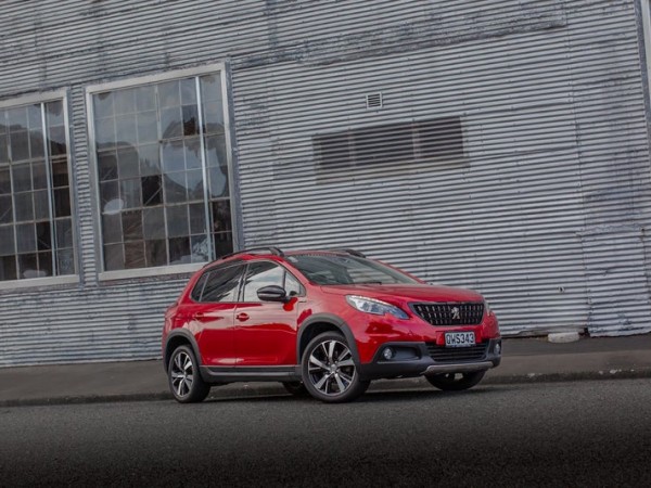 Peugeot 2008 GT Line 1.2PT/6AT 2017